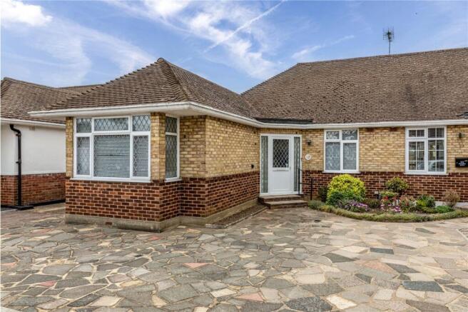 3 bed property, in Wendley Drive, £500,000