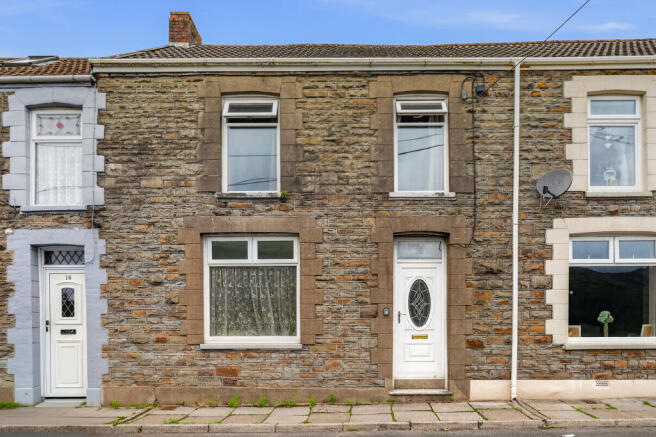 3 bed property, in 19 Nantyffyllon Terrace Nantyffyllon, £20,000