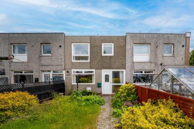 3 bed property, in Carledubs Avenue, £120,000