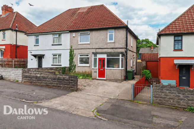 3 bed property, in Charteris Road, £275,000