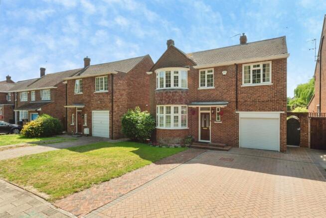 4 bed property, in Moatside, £875,000