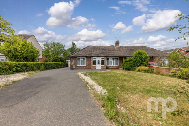 2 bed property, in Ketts Oak, £349,950