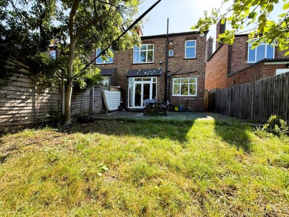 3 bed property, in Rosemary Avenue, £850,000