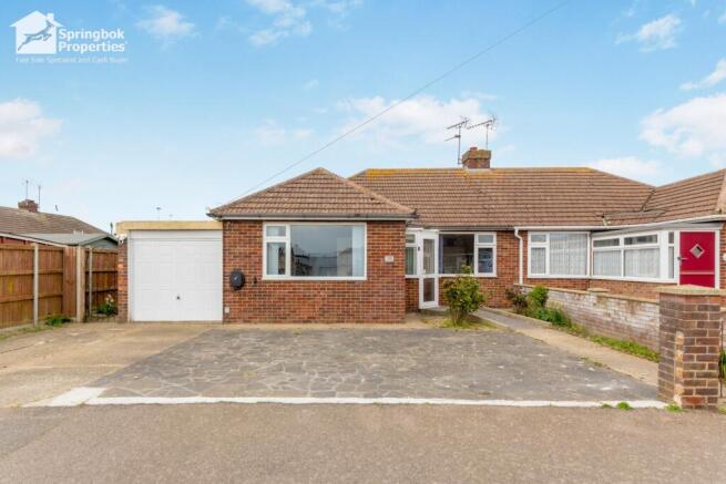 3 bed property, in Dove Crescent, £245,000