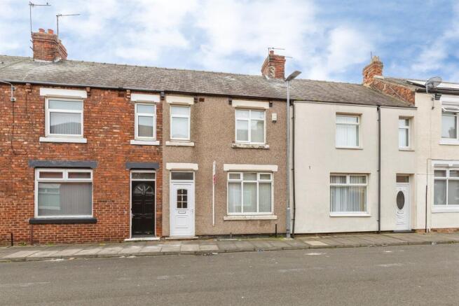 3 bed property, in Stirling Street, £60,000