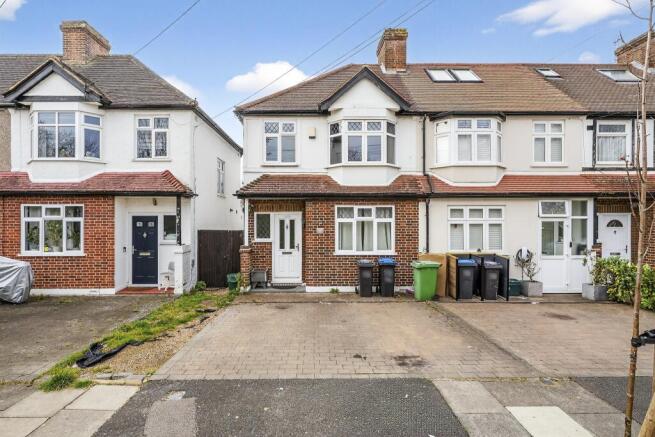 3 bed property, in Mostyn Road, £525,000