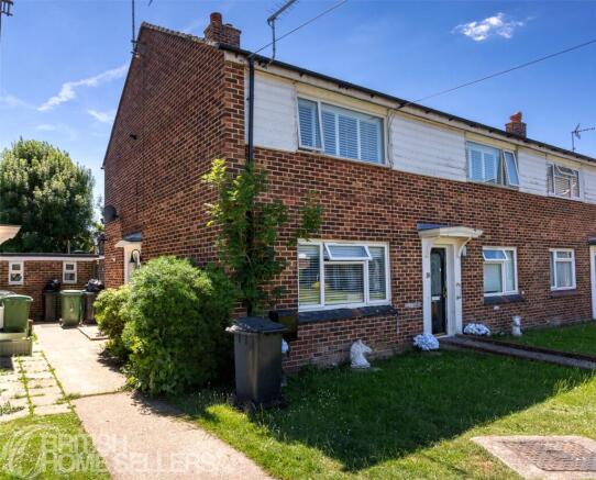 2 bed property, in Knights Way, £190,000