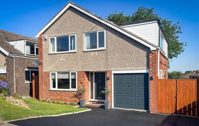 4 bed property, in Ashdene Drive, £350,000