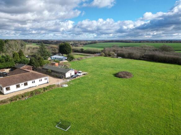 5 bed property, in Flaunden Lane, £1,399,000