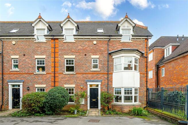 4 bed property, in Worple Road, £1,250,000