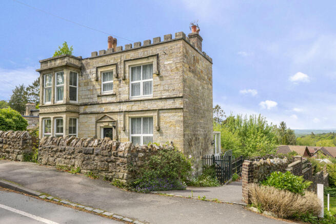 3 bed property, in Ghyll Road, £380,000