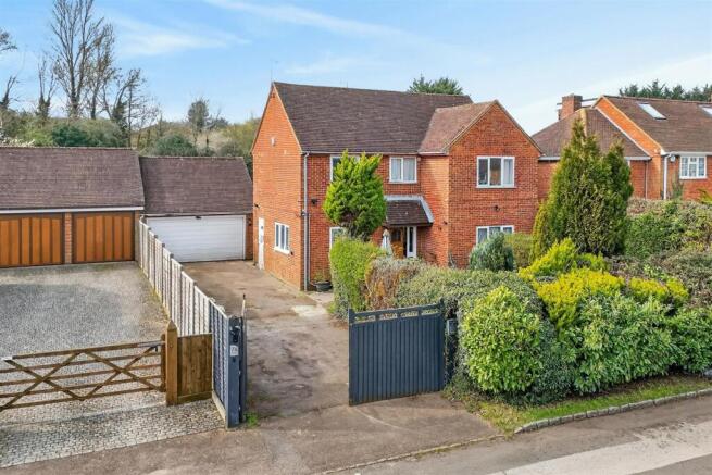 4 bed property, in London Road, £650,000