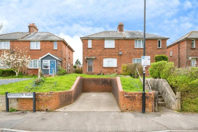 4 bed property, in Woodcote Road, £300,000