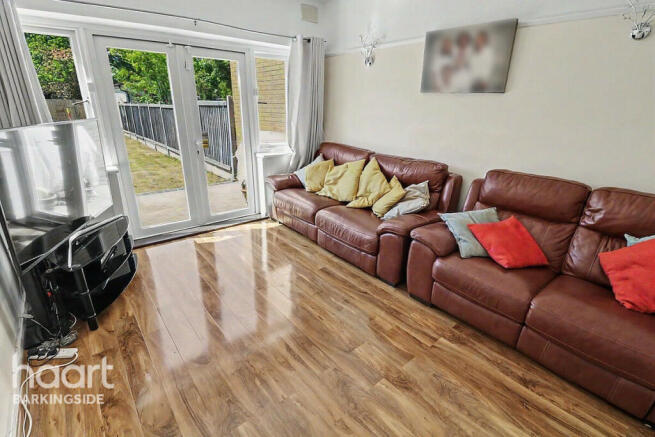 3 bed property, in Oaks Lane, £600,000