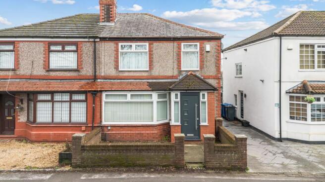 3 bed property, in Orford Road, £200,000