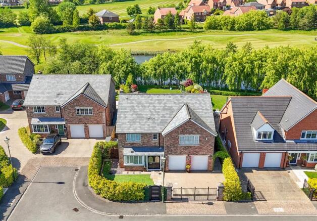 5 bed property, in Tempest Court, £650,000
