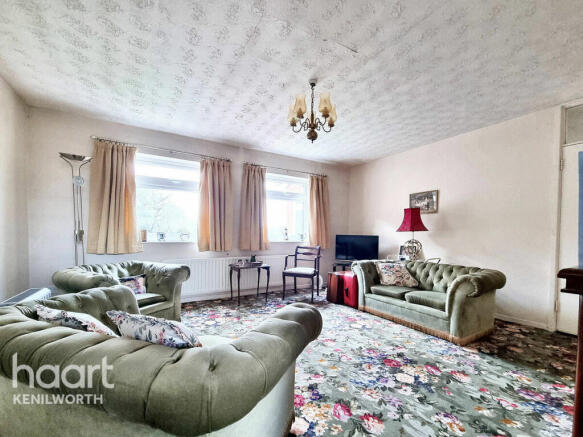 3 bed property, in Frythe Close, £210,000