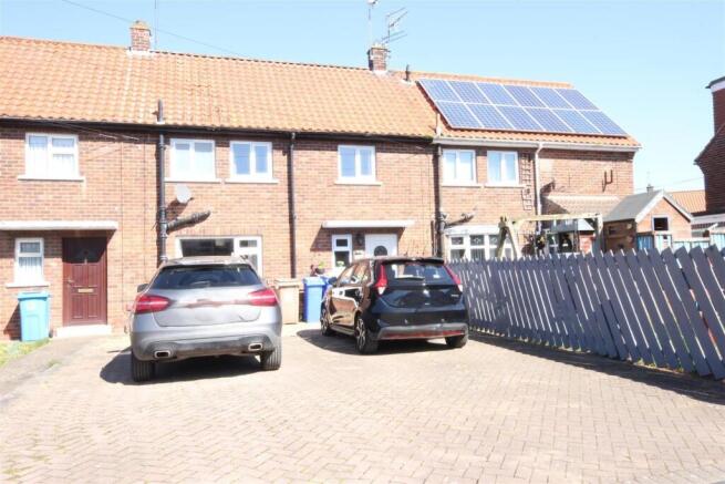 4 bed property, in Arden Road, £199,950