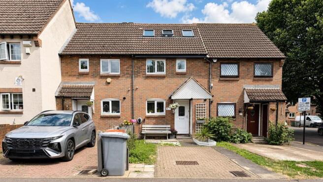 2 bed property, in Jasper Road, £425,000
