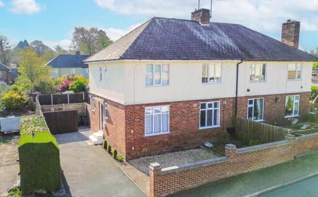 3 bed property, in The Ridgeway, £260,000