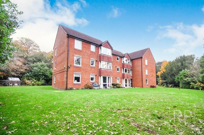 2 bed property, in Corfton Drive, £130,000