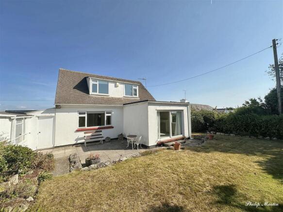 3 bed property, in Northfield Drive, £375,000