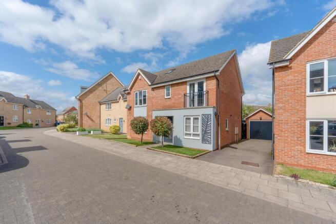 4 bed property, in Stokes Drive, £425,000