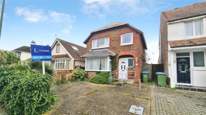 3 bed property, in Hawthorn Road, £280,000