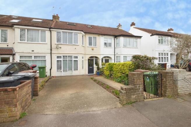 4 bed property, in Dove Lane, £600,000