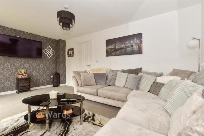 4 bed property, in Drift Road, £350,000