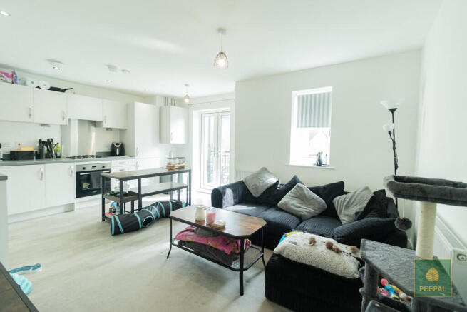 2 bed property, in Moor Close, £280,000