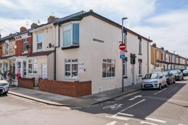 4 bed property, in Farlington Road, £300,000