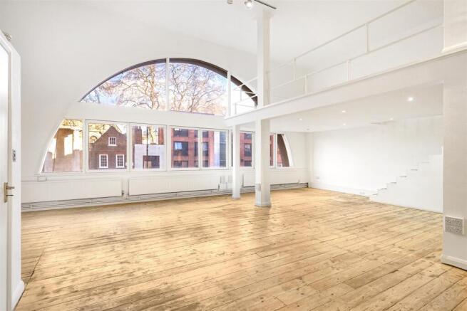 2 bed property, in Shoreditch High Street, £1,595,000