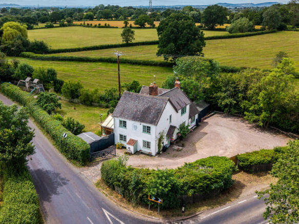 4 bed property, in Kidderminster Road, £650,000