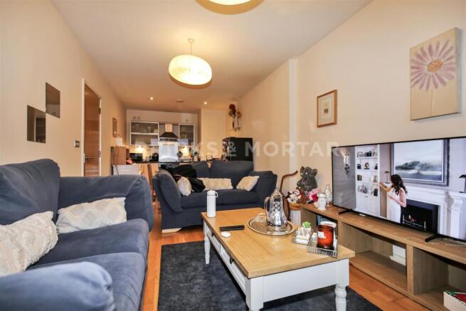 1 bed property, in Pilgrim Street, £127,000