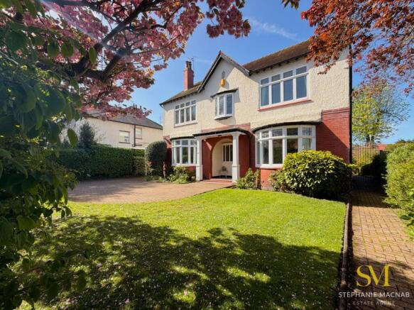 4 bed property, in Gores Lane, £675,000