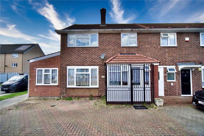 3 bed property, in Bevan Avenue, £600,000
