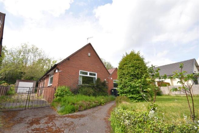 2 bed property, in Tannery Lane, £325,000