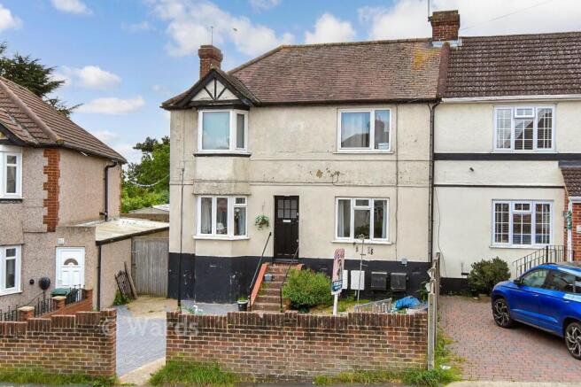 1 bed property, in Cedar Road, £160,000