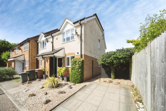 2 bed property, in Bowbrookvale, £300,000