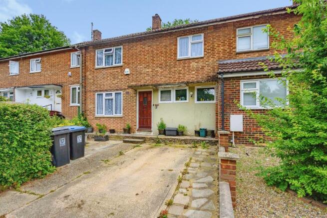 3 bed property, in Barnacres Road, £375,000