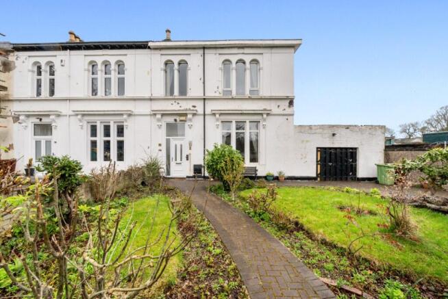 4 bed property, in Ibrox Terrace, £265,000