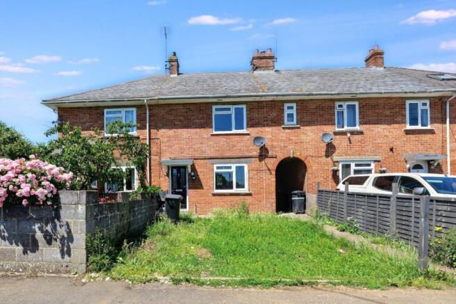 2 bed property, in Penn View, £150,000