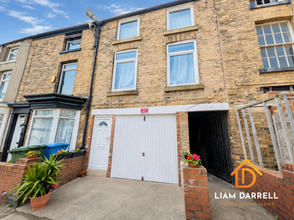 2 bed property, in James Street, £110,000