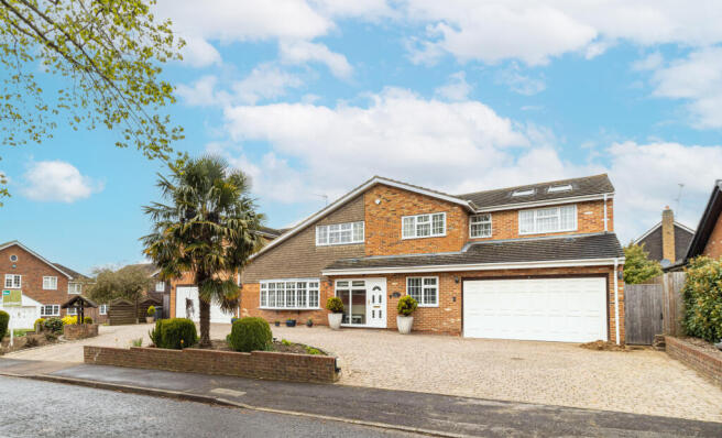 7 bed property, in Netherfield Road, £2,195,000