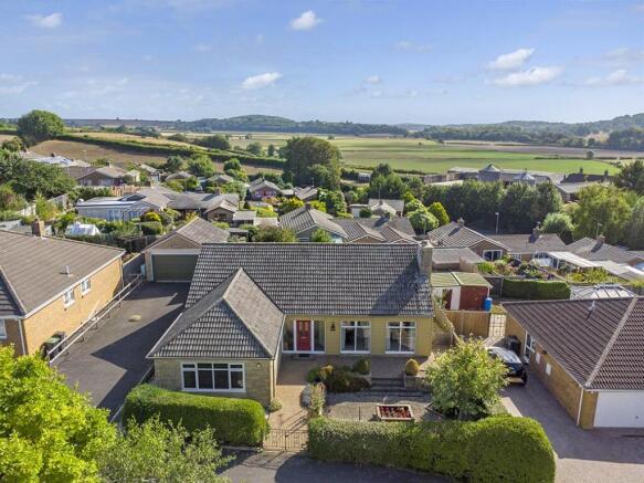 4 bed property, in Tinneys Lane Sherborne, £680,000