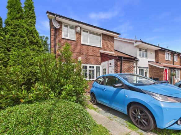 1 bed property, in Dykes Way, £63,000