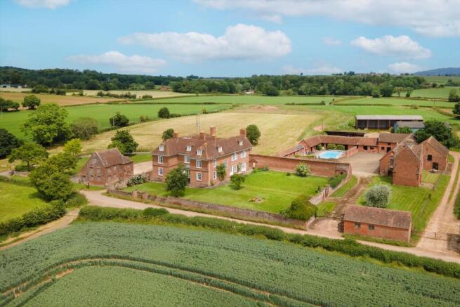 9 bed property, in Forthampton, £1,900,000