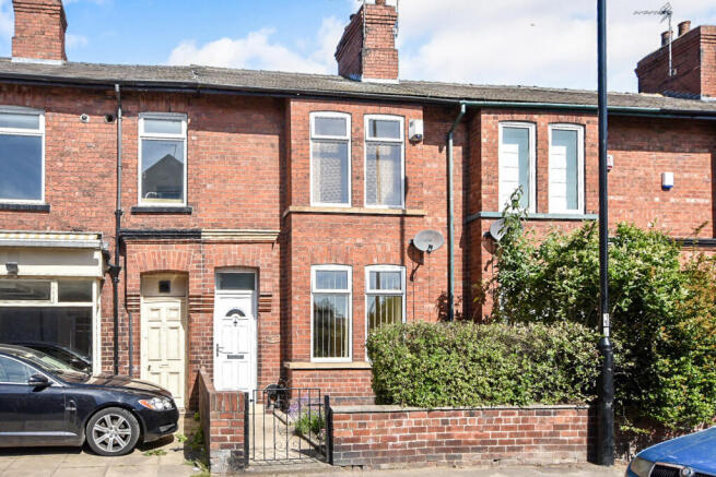 2 bed property, in Burton Stone Lane, £250,000