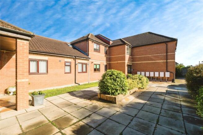 1 bed property, in Dalestone Mews, £126,000